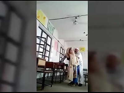 Indian old Muslim principle sex with teacher in class room